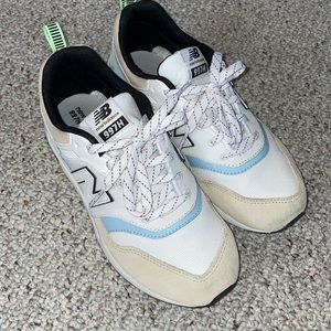 Great condition New Balance 997H